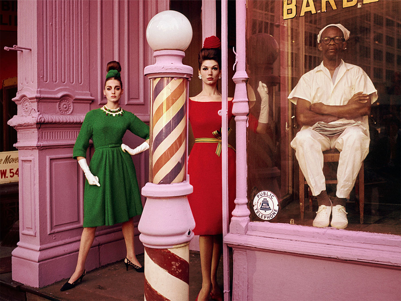 Antonia & Simone, Barber Shop, NYC, William Klein ®